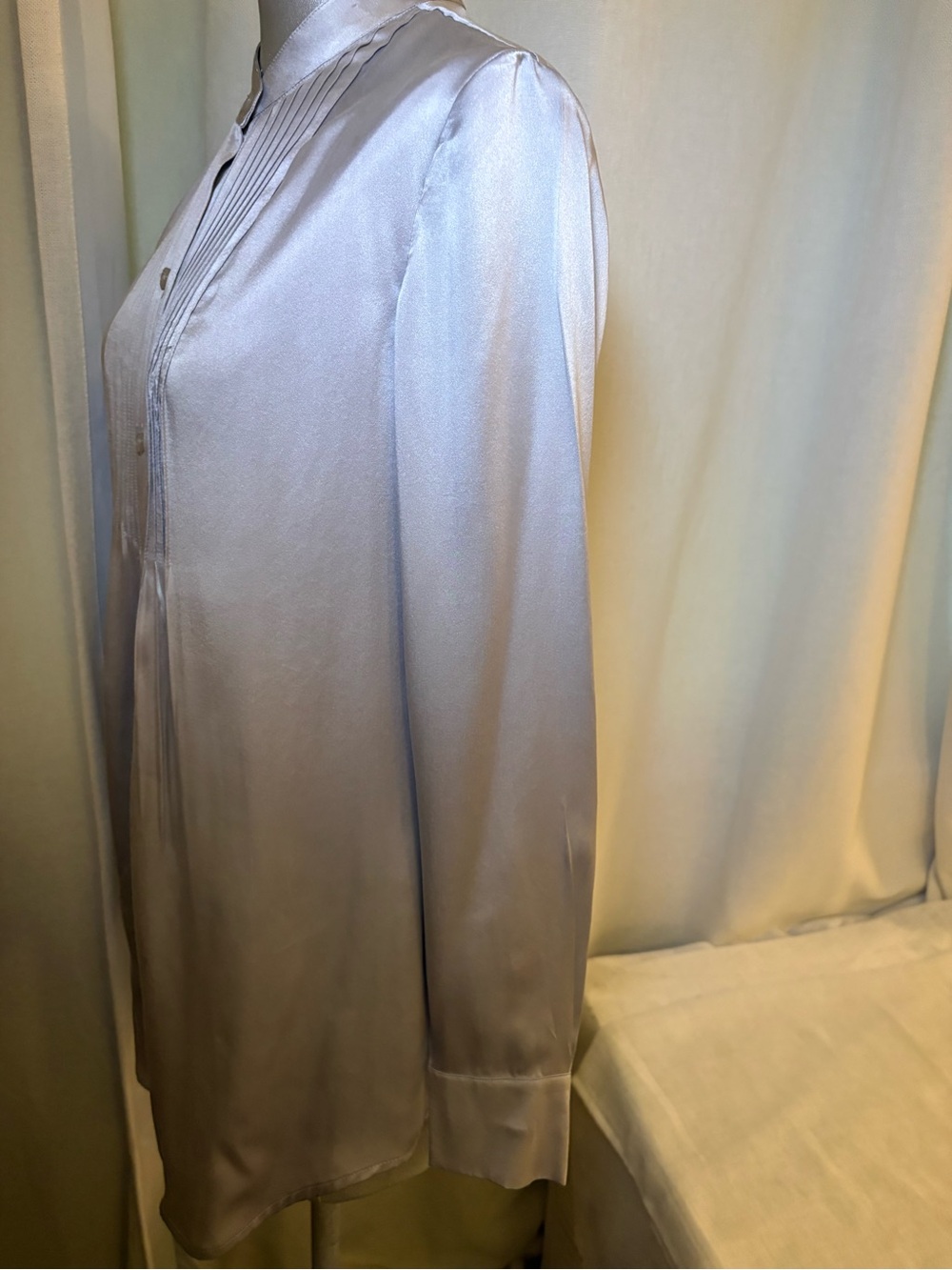 INC 100% Silk Pintuck Blouse Silver Gray Tunic Polished Silky Blouse 4/S New - Picture 5 of 11